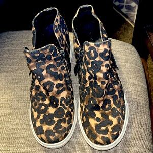 Madden girl double zip cheetah print high top size 8